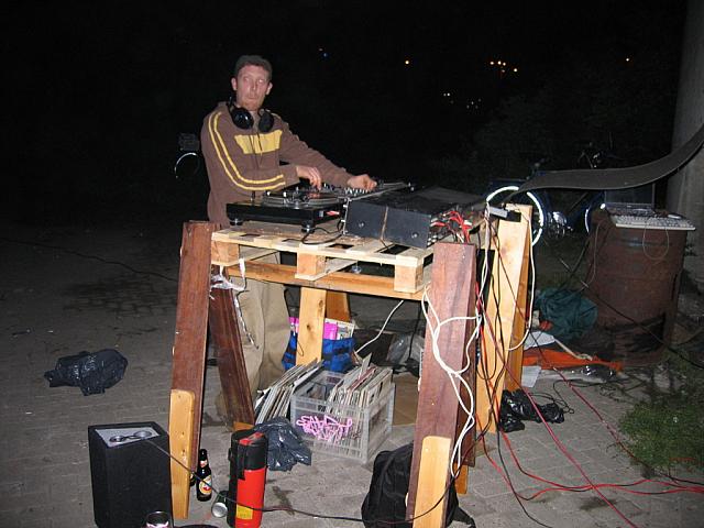 feesje onder de brug 2005 008