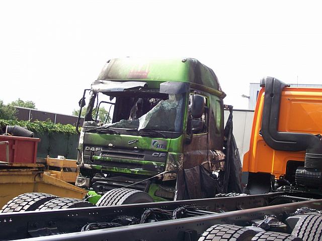 100 0775
