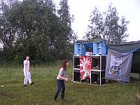 081